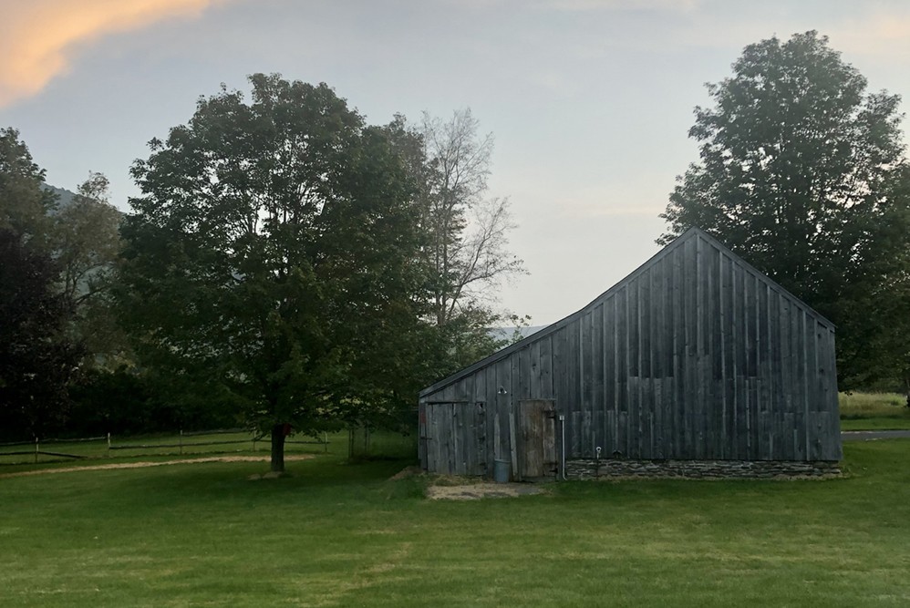 Click image for larger version  Name:	golf_barn.jpg Views:	47 Size:	163.1 KB ID:	353123